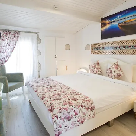 Lodos Pensionat Alaçatı