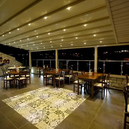 Lodos Butik Alacati